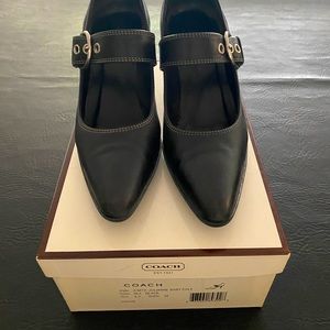 COACH Gorgeous Soft Leather Mary Jane pumps 6-1/2 - Like New!